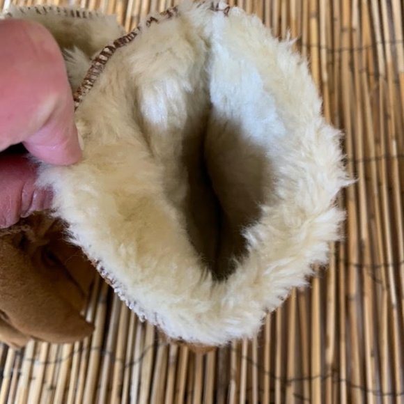 SOLD-Vintage Avon  Classic Touch Large Leather/Swede Men's Gloves - Picture 5 of 5